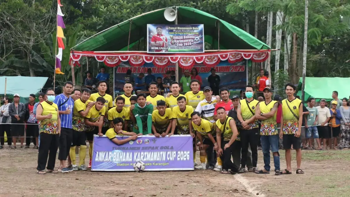 Padapuratn FC menjadi salah satu tim yang ambil bagian dalam Ankar Bahana Karimawatn Cup 2026 di Karangan, Kabupaten Landak.