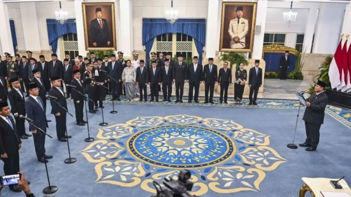 Presiden Prabowo Subianto melantik sejumlah Menteri, Wamen dan Kepala Lembaga Kebinet Merah Putih di Istana Negara, Jakarta,